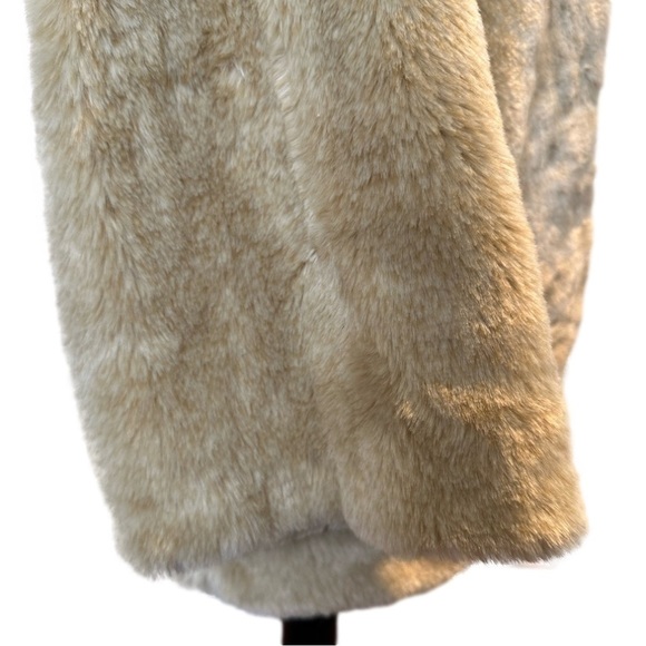 Tulle soft and plush coat in beige size medium - Picture 4 of 5